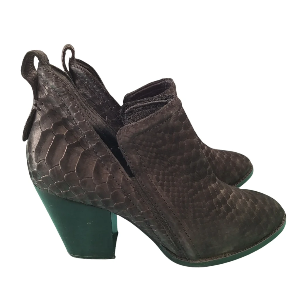 Jeffrey Campbell Rowlan Black Snakeskin Embossed Block Heel Ankle Boots sz8